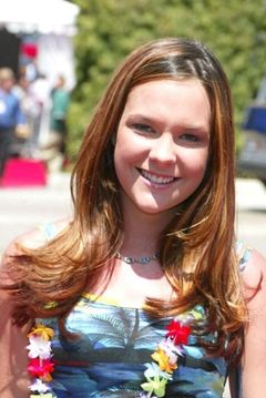 Courtnee Draper interpreta (voice)