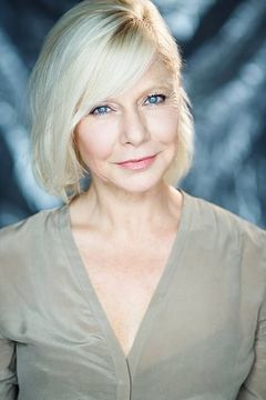 Felicity Dean interpreta Betsy