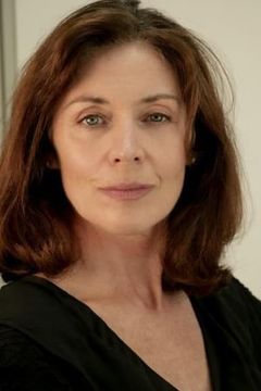 Jacinta Mulcahy interpreta Olivia Kennedy