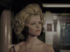 Meri Welles interpreta Monica Fawn (as Meri Wells)