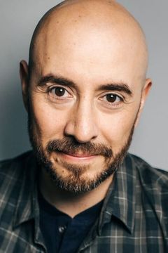 Gerardo Rodriguez interpreta Frank