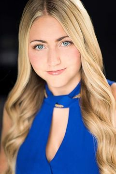 Makena Joy interpreta Teenage Alice Hunsiker