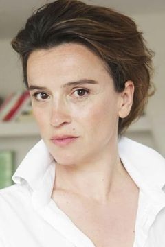 Agathe de La Boulaye interpreta Adele Rousseau