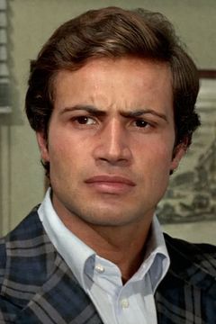 Antonio Sabàto interpreta Giampaolo Ossio