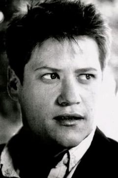 Jason Oliver interpreta Vince Desjardins