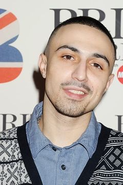 Adam Deacon interpreta Zalaam