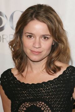 Anna Belknap interpreta Lindsay Monroe
