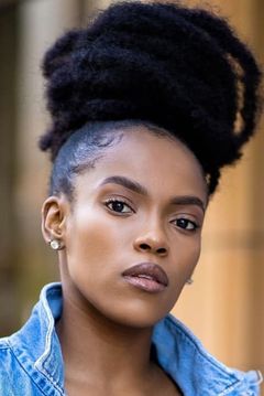 Katlego Lebogang interpreta Pule