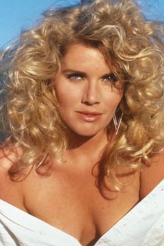 Lana Clarkson interpreta Mrs. Vargas