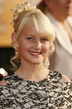 Bree Seanna Wall interpreta Sofia Metz