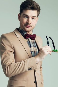 Sergey Mezentsev interpreta Elena's Lover