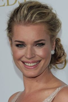 Rebecca Romijn interpreta Lois Lane (voice)