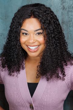 Shaniece Cole interpreta News Reporter (uncredited)
