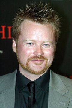 Anthony Hayes interpreta Sergeant Vernon Knuckey