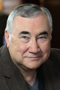 Robert Shepherd interpreta Dr. Joseph K. Barnes