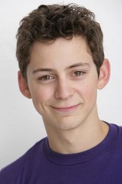 Caleb Thomas interpreta Scotty (uncredited)