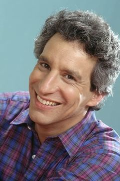 Charles Levin interpreta Television Actor #1