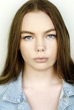 Sophia McGregor interpreta Twin Sakaaran citizen