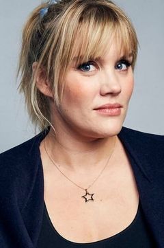 Emerald Fennell interpreta Commander