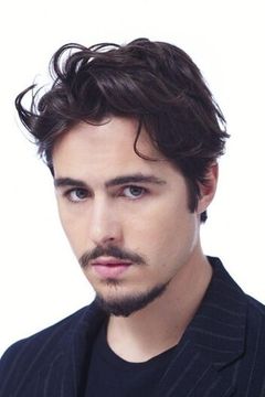 Ben Schnetzer interpreta Gabriel Sol