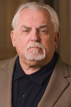 John Ratzenberger interpreta Fritz (voice)