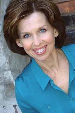 Maureen Brennan interpreta Mrs. Kittredge