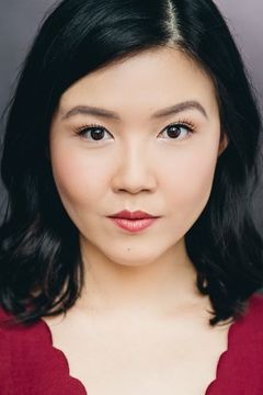 Tabitha Tao interpreta Interviewee