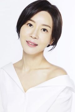 Kim Hee-jung interpreta Cha Jin-ok