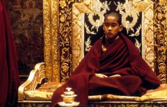 Gyurme Tethong interpreta Dalai Lama (Age 12)