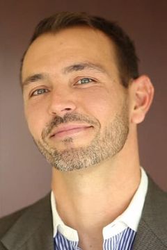 Chris Parson interpreta Hazel / Kinski / Stump / Clinker / Lenny / Boseefus (voice)