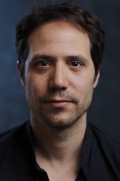 Antonio Saboia interpreta Adult Marcelo Rubens Paiva