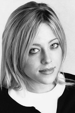 Jessica Claire interpreta Barmaid