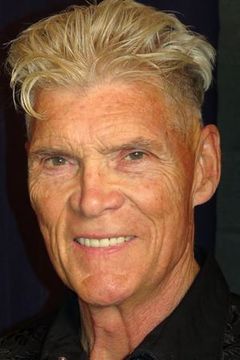 Everett McGill interpreta Big Ed Hurley