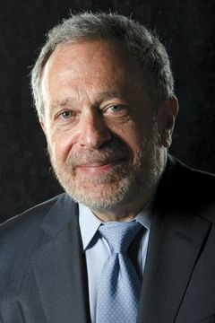 Robert Reich interpreta Self (archive footage) (uncredited)