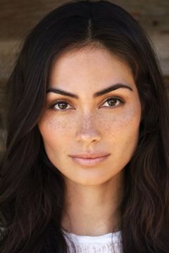 Caitlin McHugh interpreta Special Blond Model