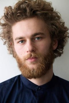 Sadwyn Brophy interpreta Eldarion
