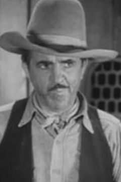 Joe Rickson interpreta Ike Plummer (uncredited)