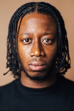 Mohammed Mansaray interpreta Sam
