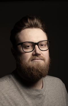 Pete Selwood interpreta Drül