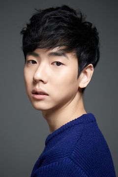 Jang Yoo-sang interpreta Korean Teacher