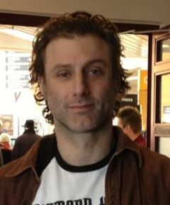 David Gordon interpreta Sean