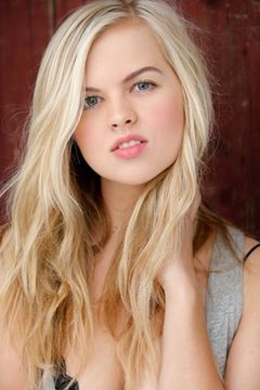 Maddie McCormick interpreta Jane