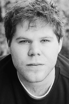 Douggie McMeekin interpreta Jason