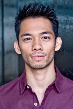 Aldrin Bundoc interpreta Andrew Jones