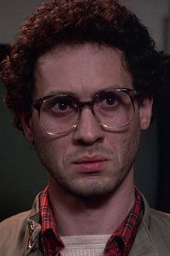 Peter Dvorsky interpreta Harlan