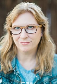Kaitlyn Robrock interpreta Additional Voices (voice)