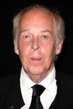Peter Eyre interpreta Lord Halifax