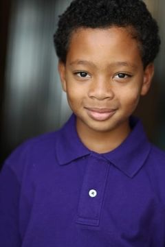Tyler Humphrey interpreta Jimmy