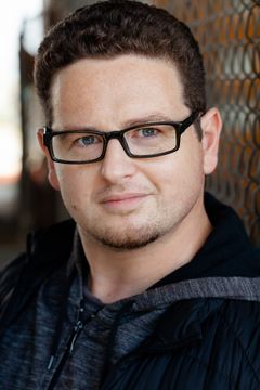 Adam Hendershott interpreta Jeremy