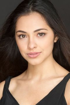 Leslie Ann Leal interpreta Summer Calvo